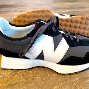 Women’s New Balance 327 "Black/White/Gum"